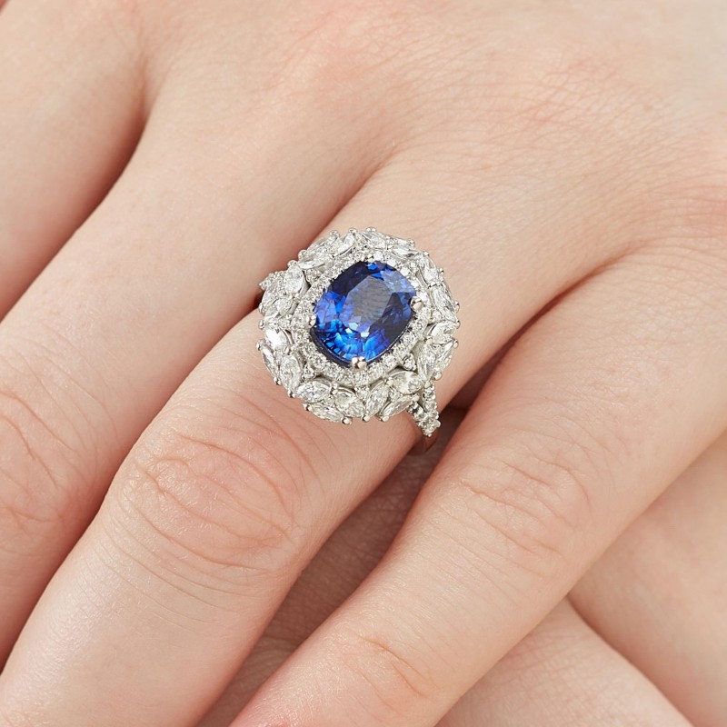 4.21 Karat safir Taşlı Markiz Pırlanta Yüzük