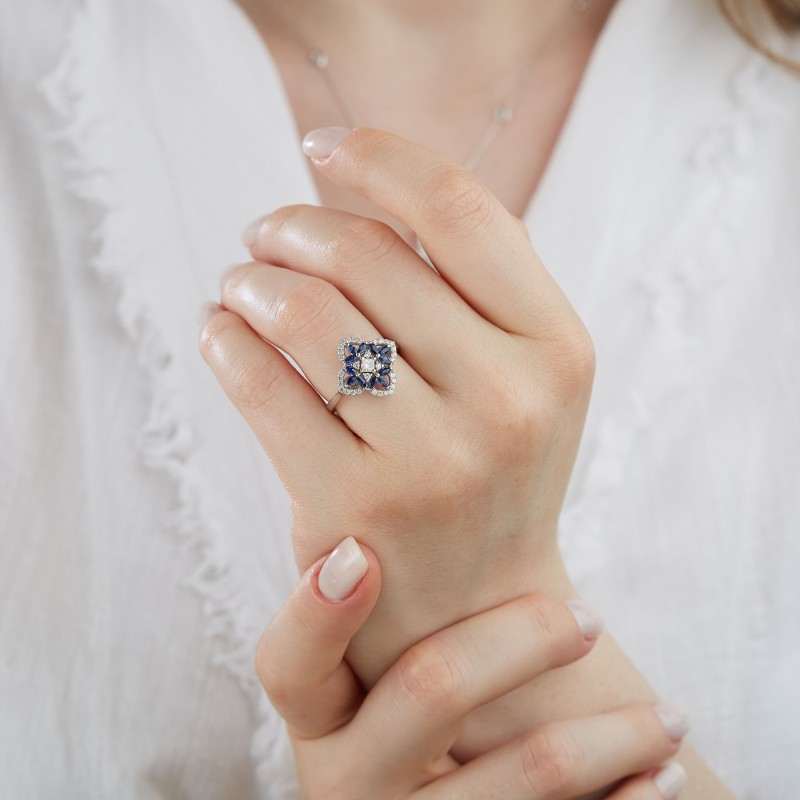 0.81 Karat Safir Taşlı Prenses Kesim Pırlanta Yüzük